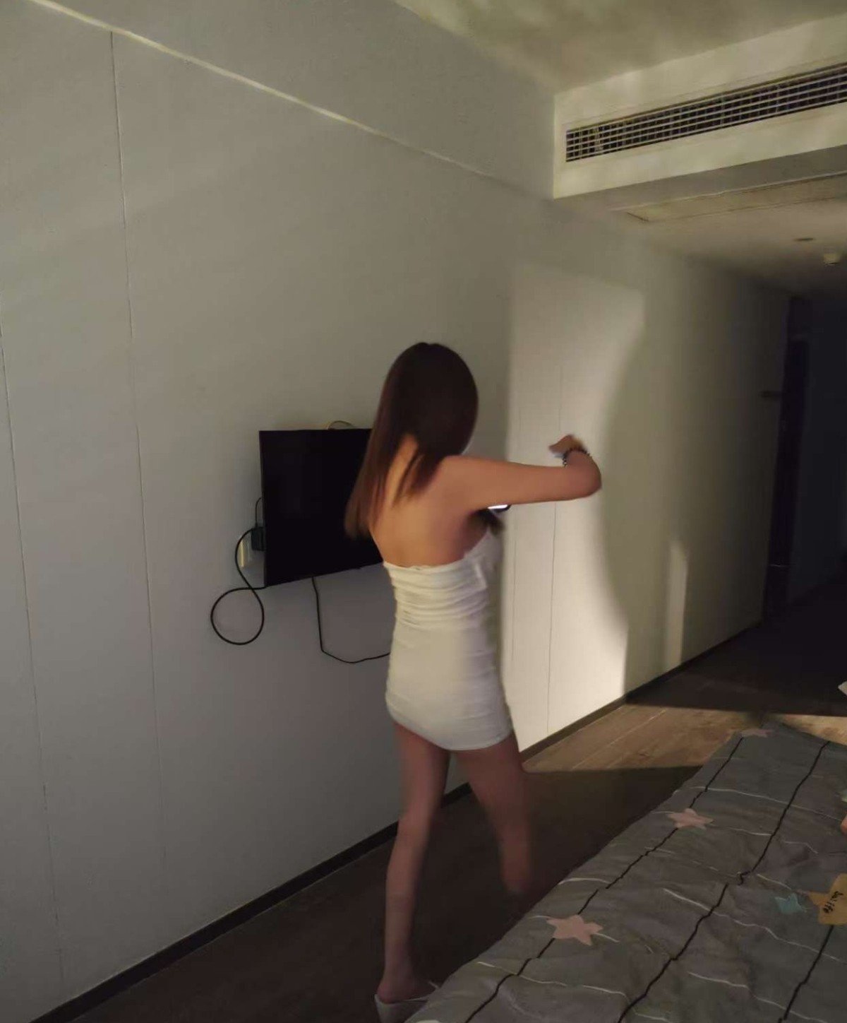 1071150_SRW83J2CGPZ8WSE.jpg